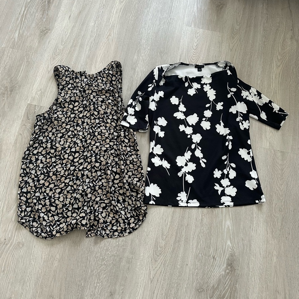 BUNDLE buy! Two blouses in size XS and S.